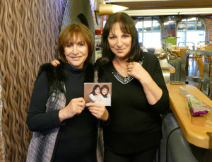 Martha & Tena s CD "50 let dvojhlasně", 2018, David Filip